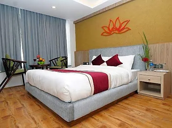 Lotus Club Boutique 3*